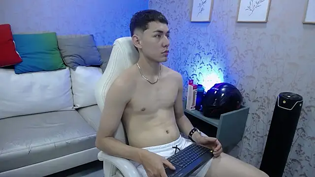 LoganFoster  online show from December 18, 2025, 8:26 pm