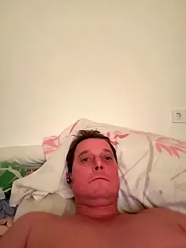 zsoltsebestyen1 online show from November 29, 2025, 11:52 pm