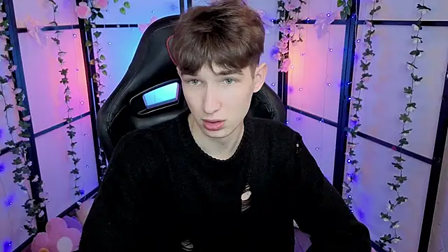 Maxwellchiik online show from November 30, 2025, 8:46 pm