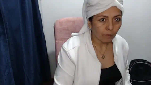 Paolahotty online show from February 19, 2026, 2:40 am