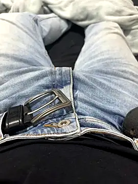 Snapshot of Daisuke_01 chatting on December 2, 2025, 6:08 am Daisuke 01 online show from December 2, 2025, 6:08 am