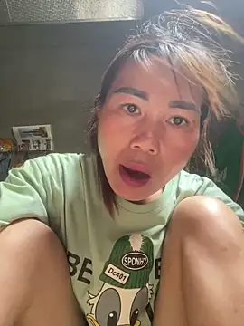 meganmeo online show from May 19, 2026, 3:57 am