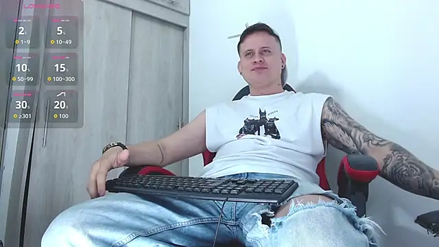 leon cumming online show from December 2, 2025, 11:45 pm