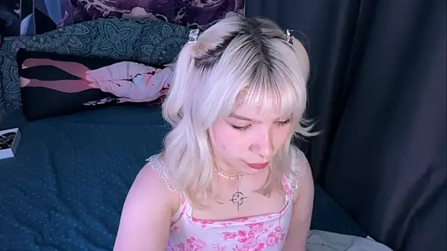 LolaDollyMur online show from December 15, 2025, 7:07 pm