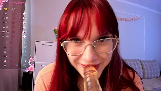 SweetieMarry online show from April 19, 2026, 2:22 am