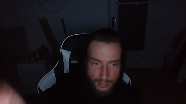 BonnieundKlyde online show from December 5, 2025, 12:41 am