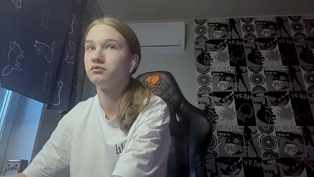 helgicuteness online show from December 20, 2025, 12:23 pm