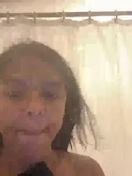 xoeewinters online show from November 26, 2025, 12:28 pm