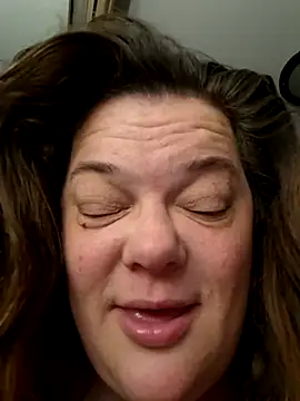 Snapshot of Tasmine chatting on November 23, 2025, 2:39 pm Tasmine online show from November 23, 2025, 2:39 pm