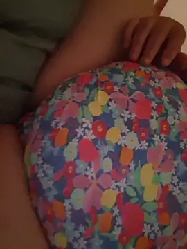 Snapshot of Tasmine chatting on November 26, 2025, 1:45 pm Tasmine online show from November 26, 2025, 1:45 pm