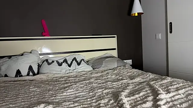 stellaqt online show from December 15, 2025, 3:49 pm