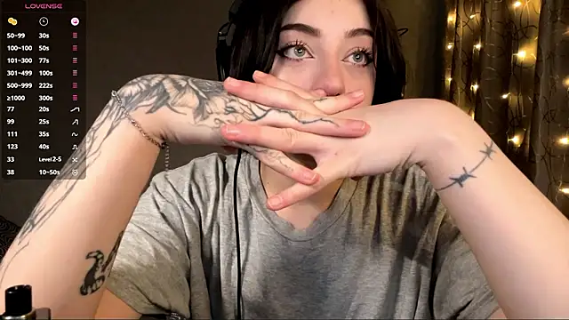 Meowluly online show from February 2, 2026, 9:24 pm