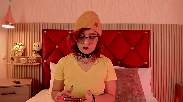 Snapshot of Kiri_Velvet chatting on May 20, 2026, 8:26 pm Kiri Velvet online show from May 20, 2026, 8:26 pm