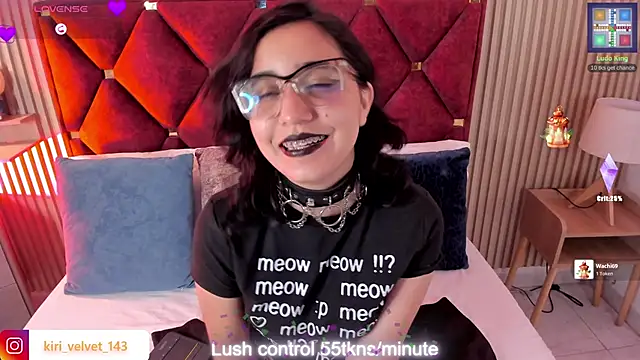 Kiri Velvet online show from June 20, 2026, 3:31 am