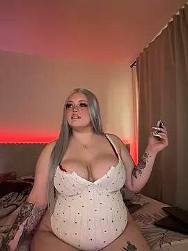 LaylaCupidd online show from December 15, 2025, 9:46 am