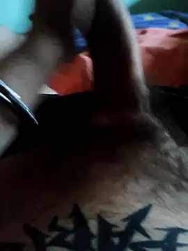 MomentoCaliente00 online show from April 19, 2026, 6:35 am