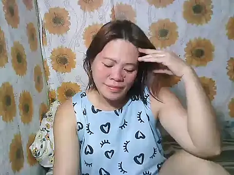 Smilinglovely online show from April 9, 2026, 5:18 am