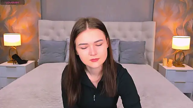 GLORIA BLOOM online show from November 27, 2025, 8:44 pm