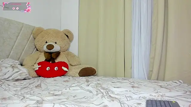 lia sweetty online show from April 4, 2026, 9:34 pm