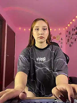 Davne  online show from April 17, 2026, 10:35 pm