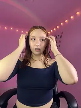 Davne  online show from May 13, 2026, 11:00 pm