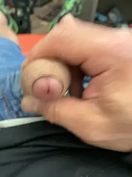 2addictivelyhorny online show from March 16, 2026, 11:36 am