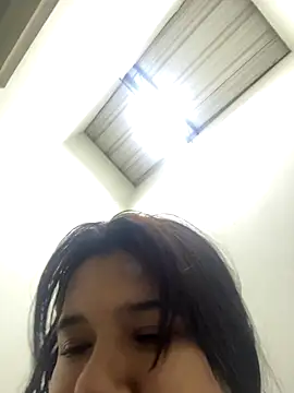 nicole2892lo online show from November 26, 2025, 6:47 am