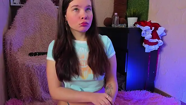 amelialy online show from December 1, 2025, 7:46 am