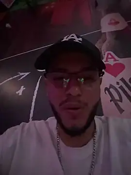 tratosucio online show from February 16, 2026, 6:42 am