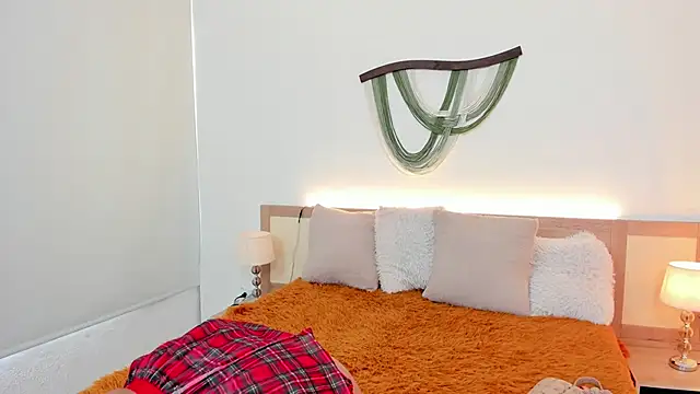 Ivonne parker online show from December 15, 2025, 7:40 pm