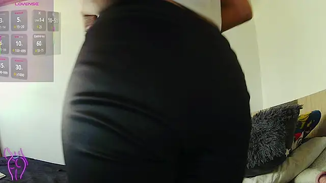 sophie petit11 online show from November 27, 2025, 3:03 pm