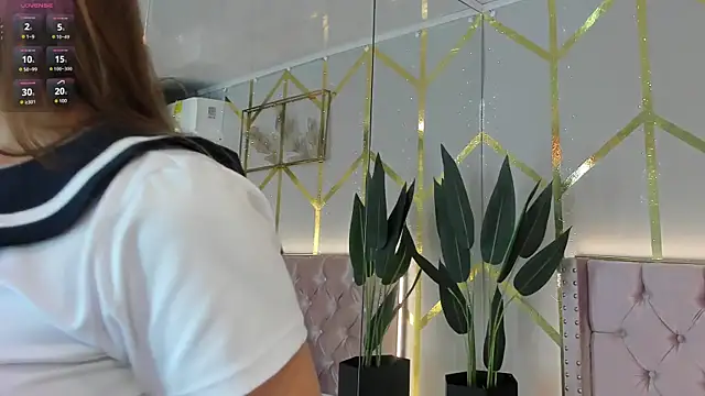 Lola saenz  online show from February 18, 2026, 11:50 am