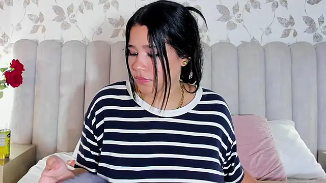 Lizz Bunny online show from February 3, 2026, 2:53 am