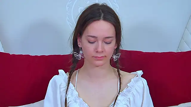 Snapshot of LilyLanes chatting on November 26, 2025, 2:51 pm LilyLanes online show from November 26, 2025, 2:51 pm