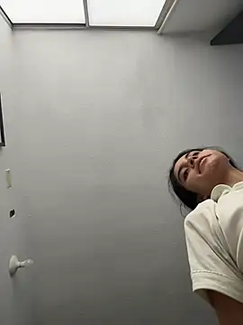 Miia moonn online show from January 9, 2026, 12:19 pm