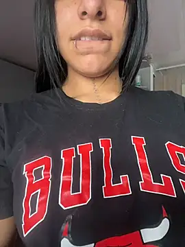 SaraAndrade  online show from March 12, 2026, 12:44 pm