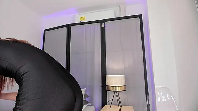 niicole steele  online show from February 28, 2026, 5:58 pm