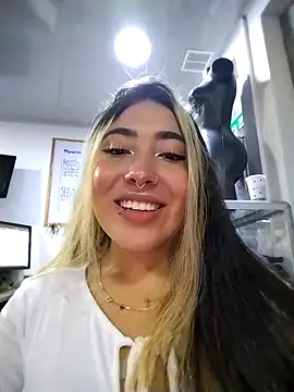 Manuela Velvet online show from November 27, 2025, 2:24 am