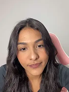 Snapshot of Laurapocahontas chatting on November 27, 2025, 6:54 pm Laurapocahontas online show from November 27, 2025, 6:54 pm