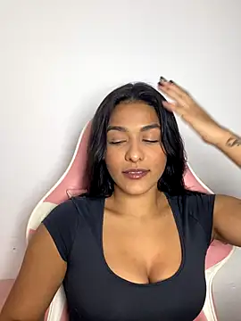 Snapshot of Laurapocahontas chatting on November 29, 2025, 11:30 pm Laurapocahontas online show from November 29, 2025, 11:30 pm