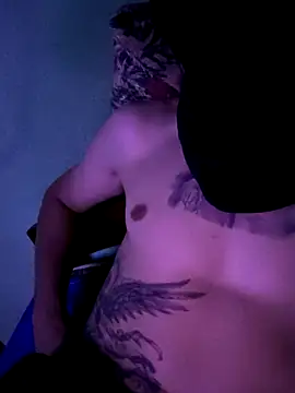 Mascarado01i online show from November 27, 2025, 10:12 pm