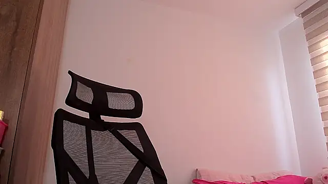 Snapshot of Sweet_navy_ chatting on December 19, 2025, 8:49 pm Sweet navy online show from December 19, 2025, 8:49 pm