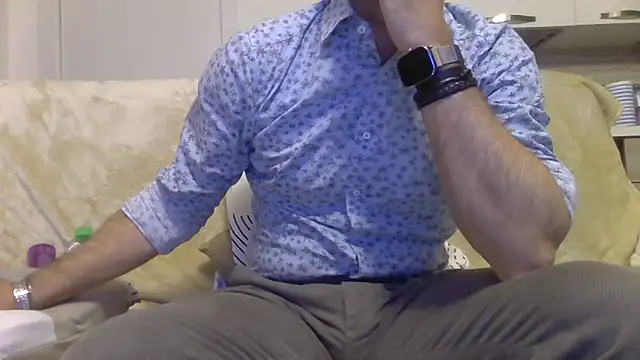 Eroshotlicker online show from April 6, 2026, 8:43 pm