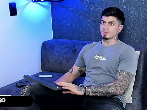  mrcock   online show from April 10, 2026, 11:31 pm