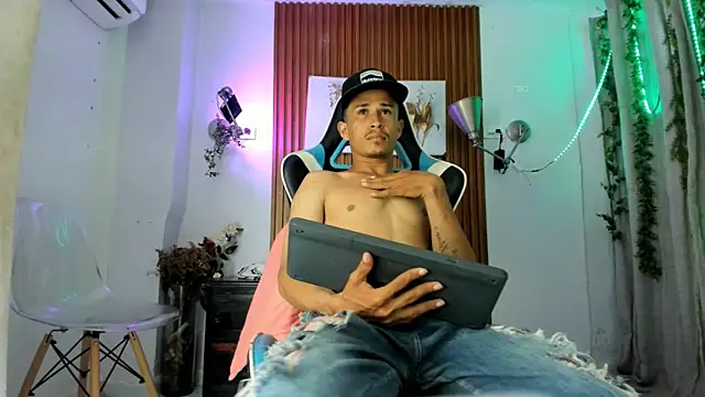 Armando hot22 online show from November 24, 2025, 11:48 pm