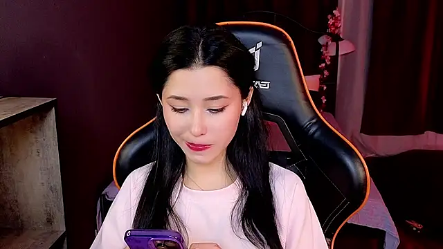 Snapshot of RedMidnight chatting on February 25, 2026, 8:29 pm RedMidnight online show from February 25, 2026, 8:29 pm