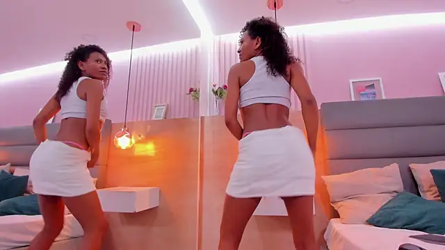 keira river online show from December 1, 2025, 9:20 pm