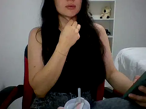 melissaaguiar online show from November 25, 2025, 9:09 am