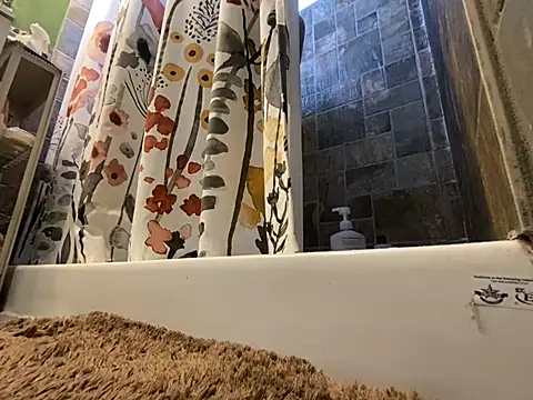 xxxenzo1 online show from March 22, 2025, 5:31 pm