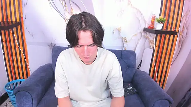 Snapshot of Aaron_LatinMen2 chatting on November 28, 2025, 3:53 am Aaron LatinMen2 online show from November 28, 2025, 3:53 am